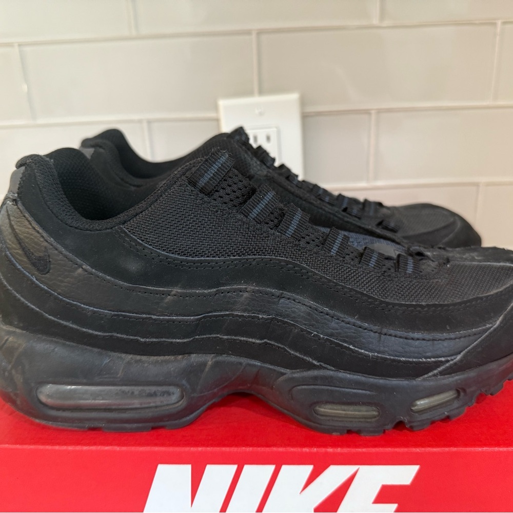 Nike Air Max 95 Triple Black Sneakers